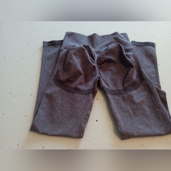 NWOT Bubble Butt Yoga Pants - Picture 6 of 14